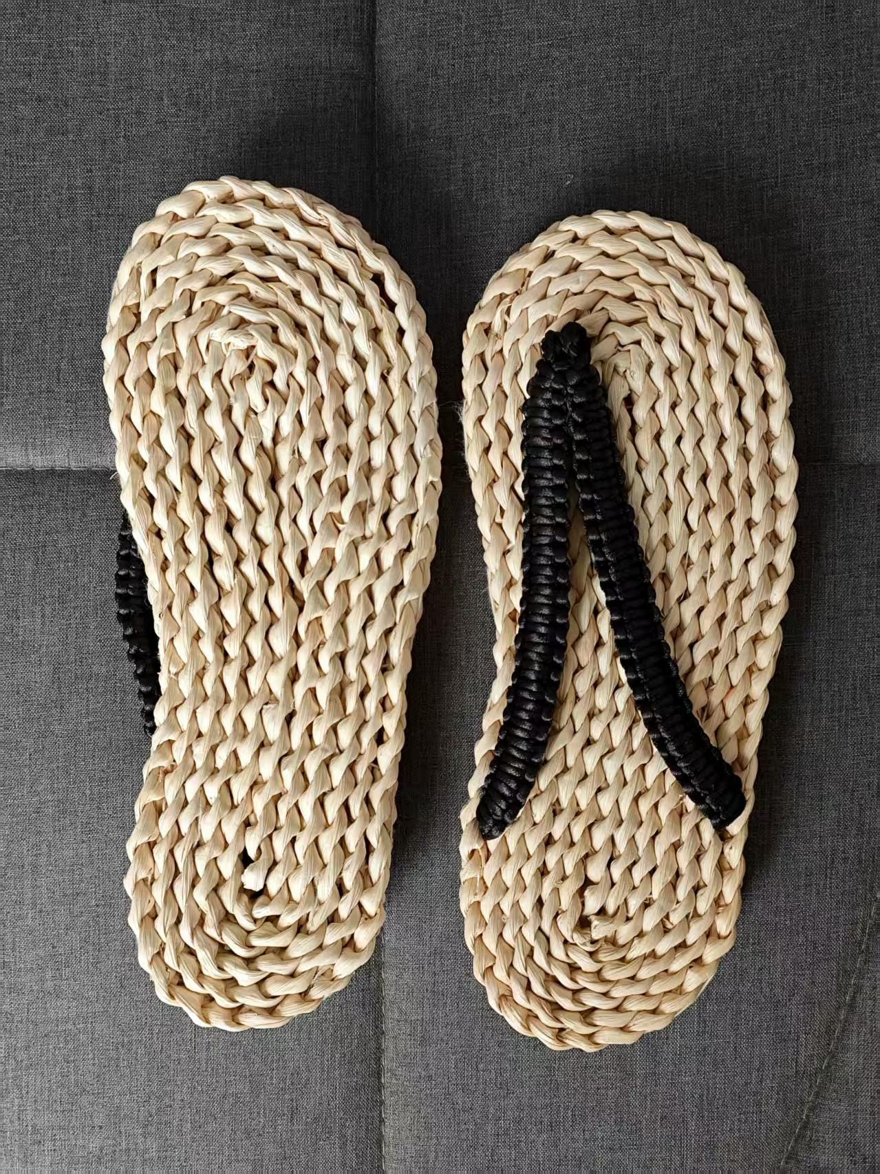 Handwoven Rattan Flip Flops,  Breathable Raffia Sandals With  Adjustable  Straps,  Summer Bathroom Indoor Footwear, Flip Flops For Beach