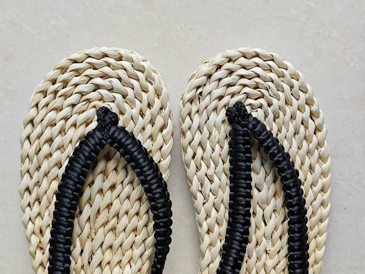 Handwoven Rattan Flip Flops,  Breathable Raffia Sandals With  Adjustable  Straps,  Summer Bathroom Indoor Footwear, Flip Flops For Beach