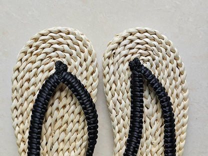 Handwoven Rattan Flip Flops,  Breathable Raffia Sandals With  Adjustable  Straps,  Summer Bathroom Indoor Footwear, Flip Flops For Beach